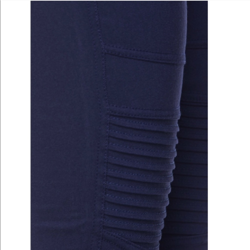 Plus Size Moto Jeggings - Picture 4 of 5